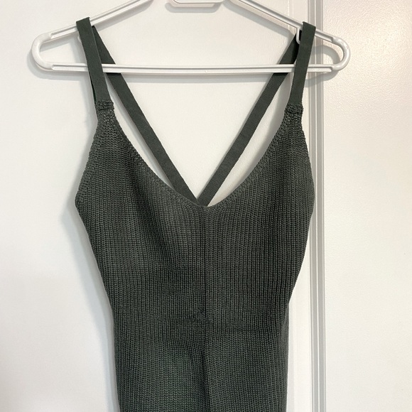 Olive green top - Picture 1 of 3
